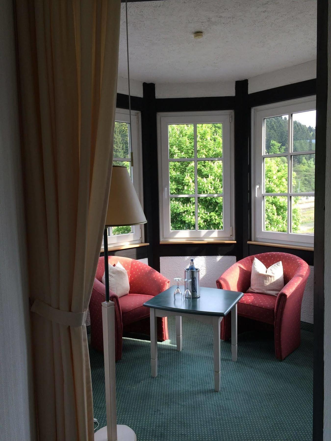 Landhotel Menke Брилон Екстериор снимка